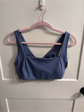 Women’s Victoria Secret Pink sports bra